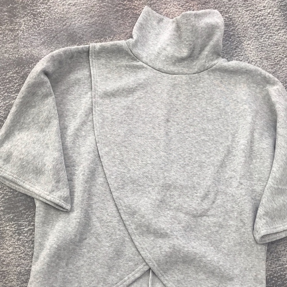 🔺LAST ONE🔺Gray Jersey Knit Poncho Wrap Top SMALL - Picture 2 of 7